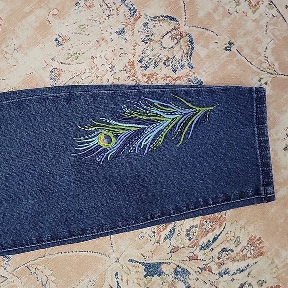 Martha Stewart jeans embroidered ankle blue jeans 5 pocket style size 8 EUC… - Picture 6 of 11